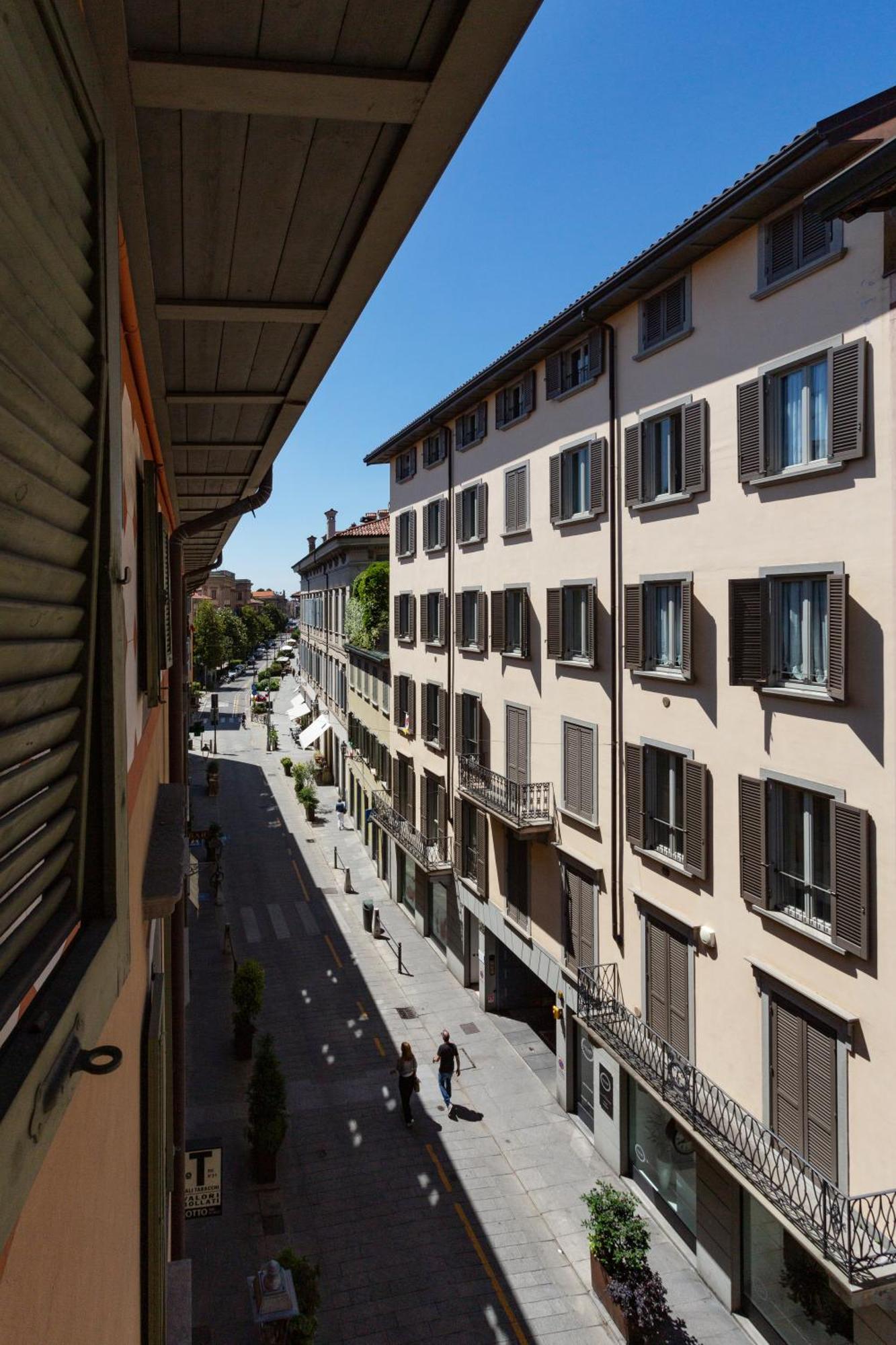 La Castellana Apartment Bergamo Ngoại thất bức ảnh