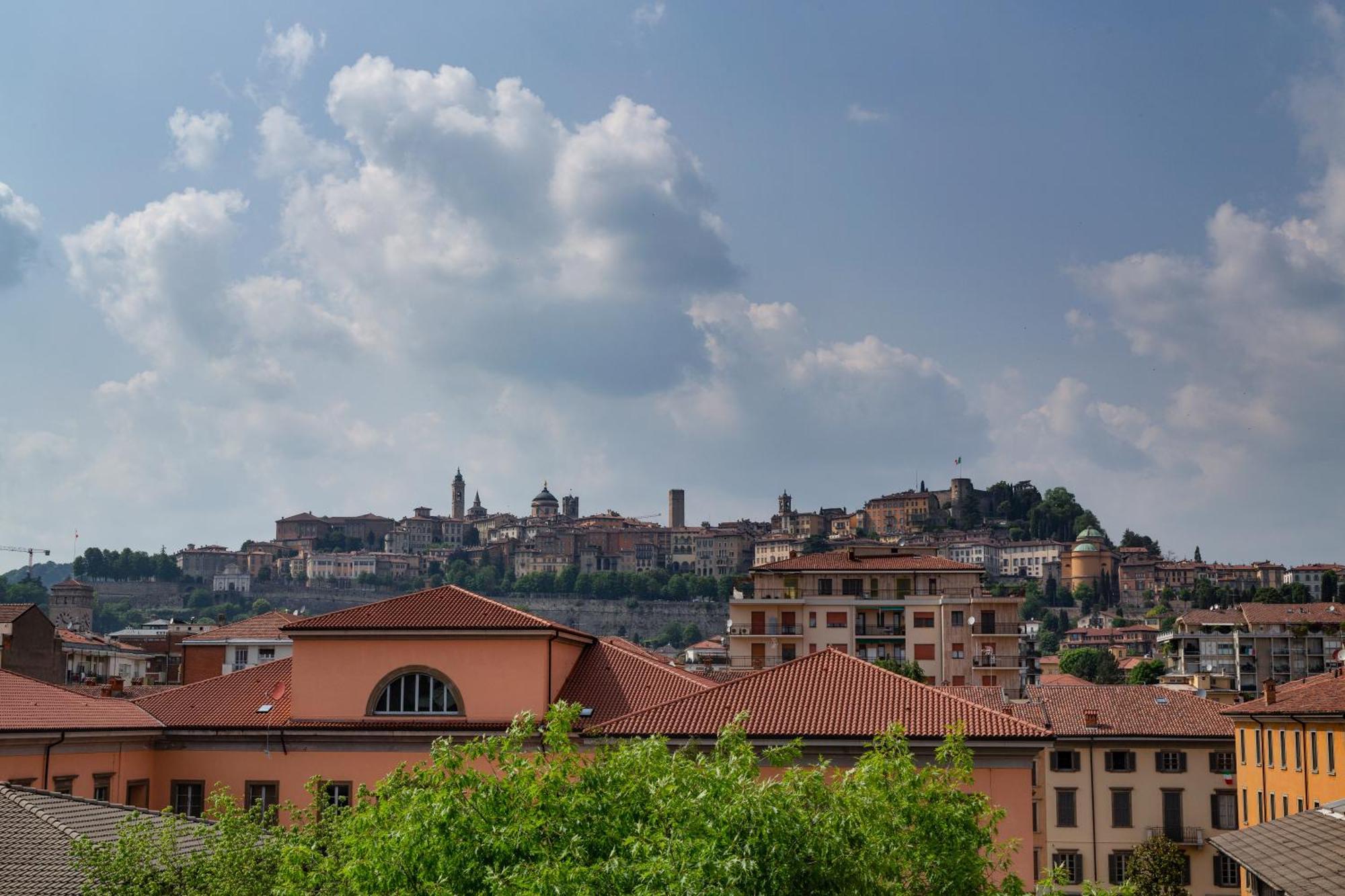 La Castellana Apartment Bergamo Ngoại thất bức ảnh