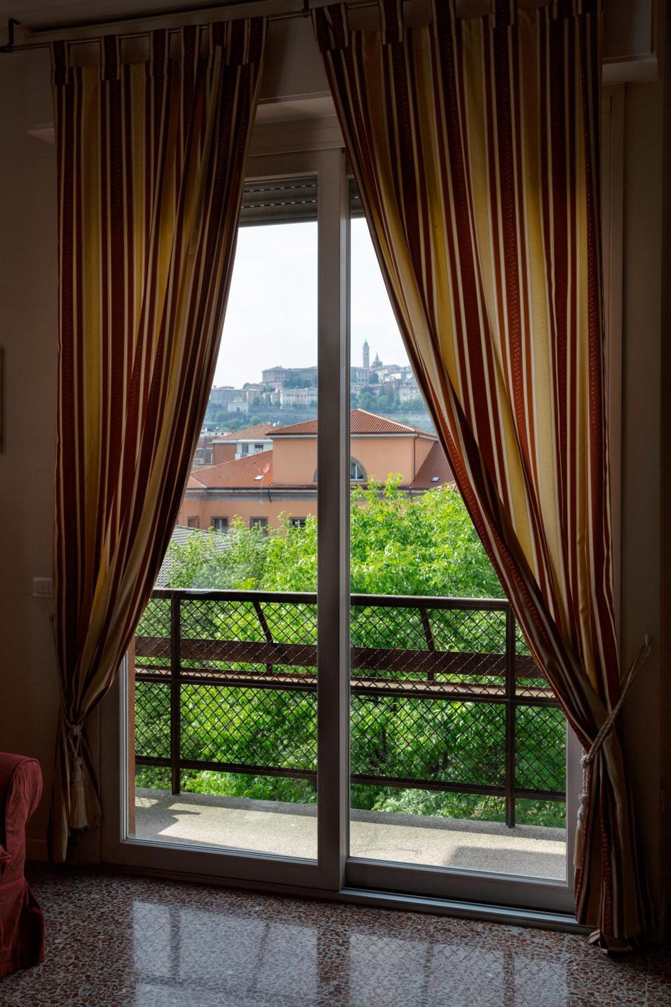La Castellana Apartment Bergamo Ngoại thất bức ảnh